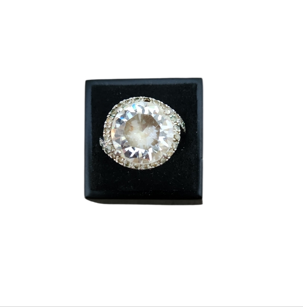 Size 6.5 Silver Toned Crystal Halo Cocktail Ring